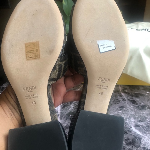 FENDI SANDALS - Picture 5 of 9